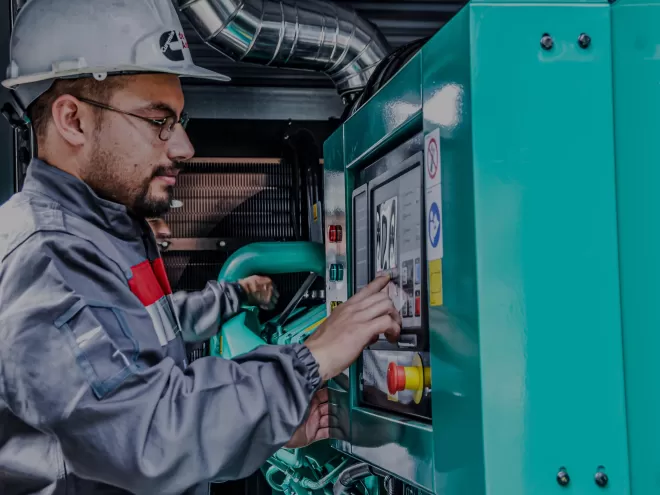 Operadores de Plantas Eléctricas y Guardias Técnicos